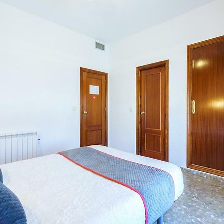 Hotel Restaurante Moya Монестеріо Екстер'єр фото